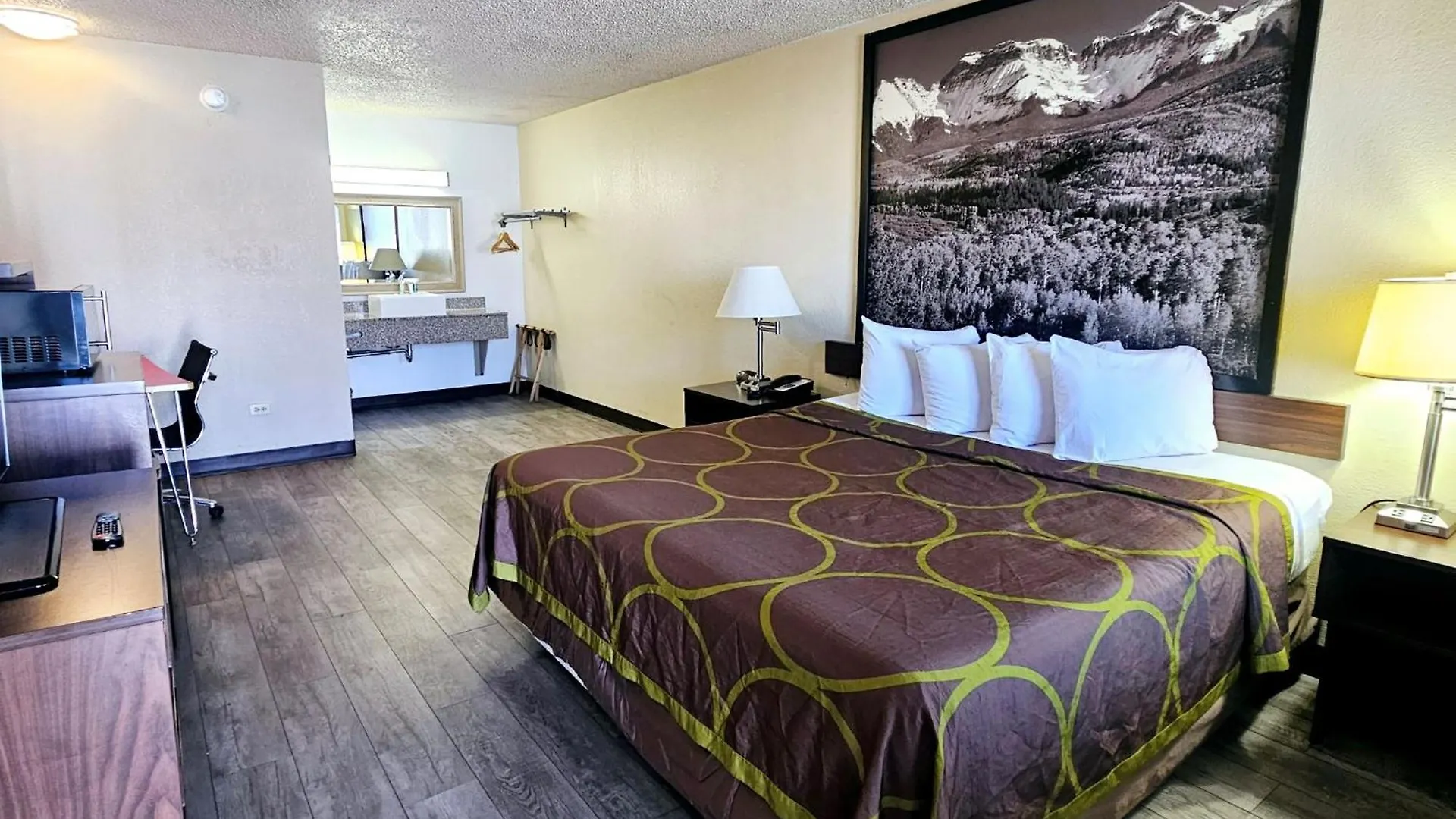 Super 8 By Wyndham Denver Central